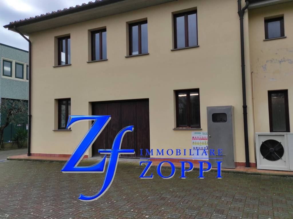 negozio in vendita a Calenzano