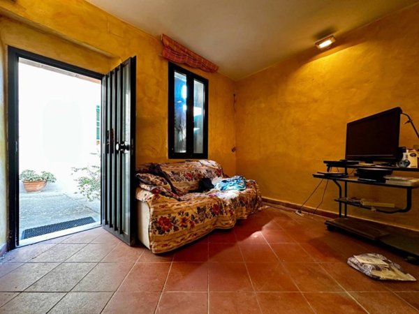 casa indipendente in vendita a Calenzano in zona Settimello