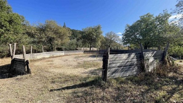 casa indipendente in vendita a Calenzano
