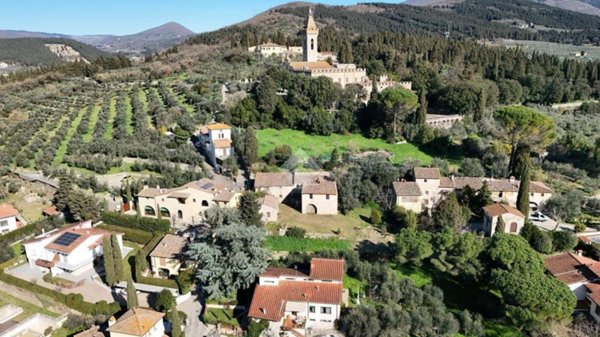 casa indipendente in vendita a Calenzano in zona San Donato