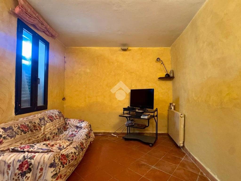 casa indipendente in vendita a Calenzano in zona Settimello