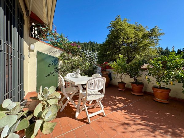 casa indipendente in vendita a Calenzano in zona Settimello