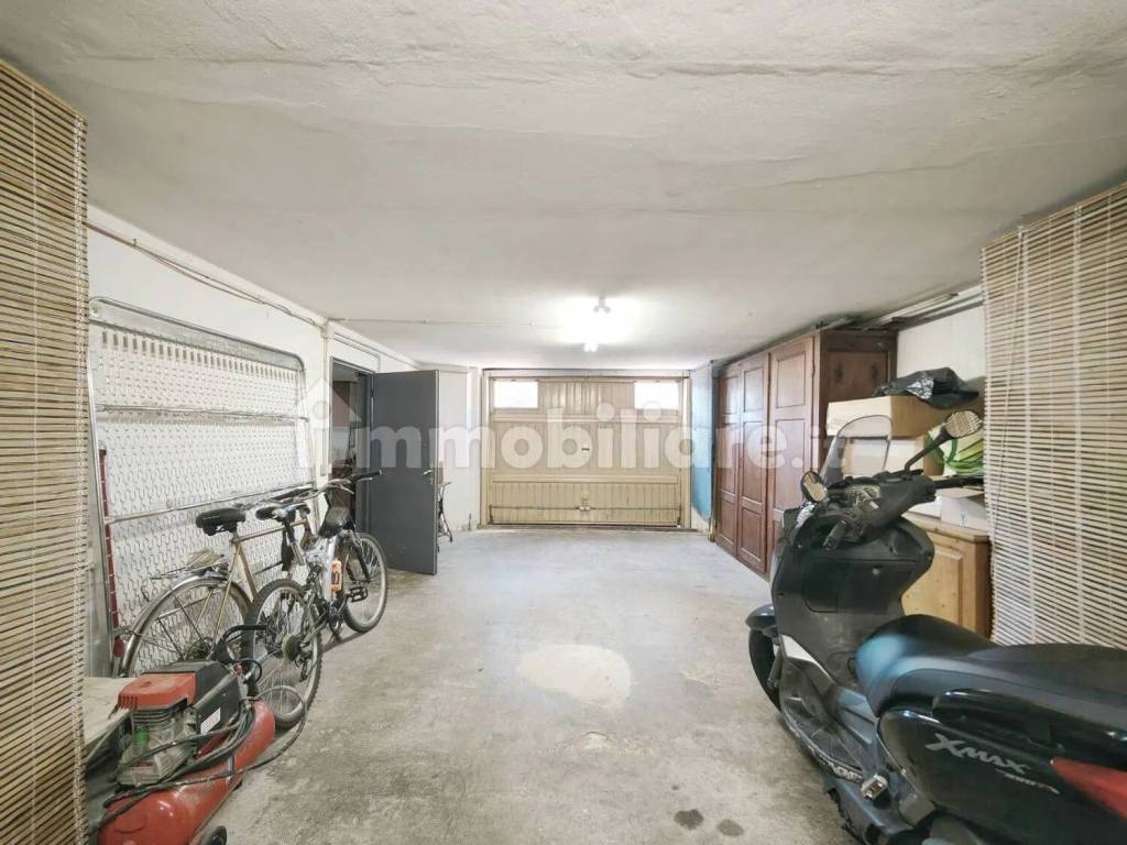 casa indipendente in vendita a Calenzano