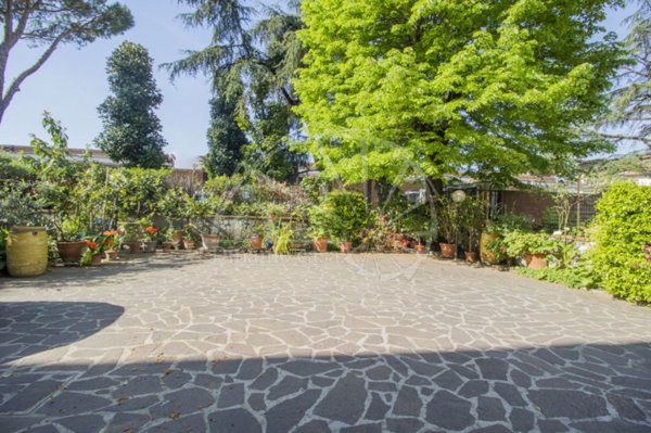 casa indipendente in vendita a Calenzano