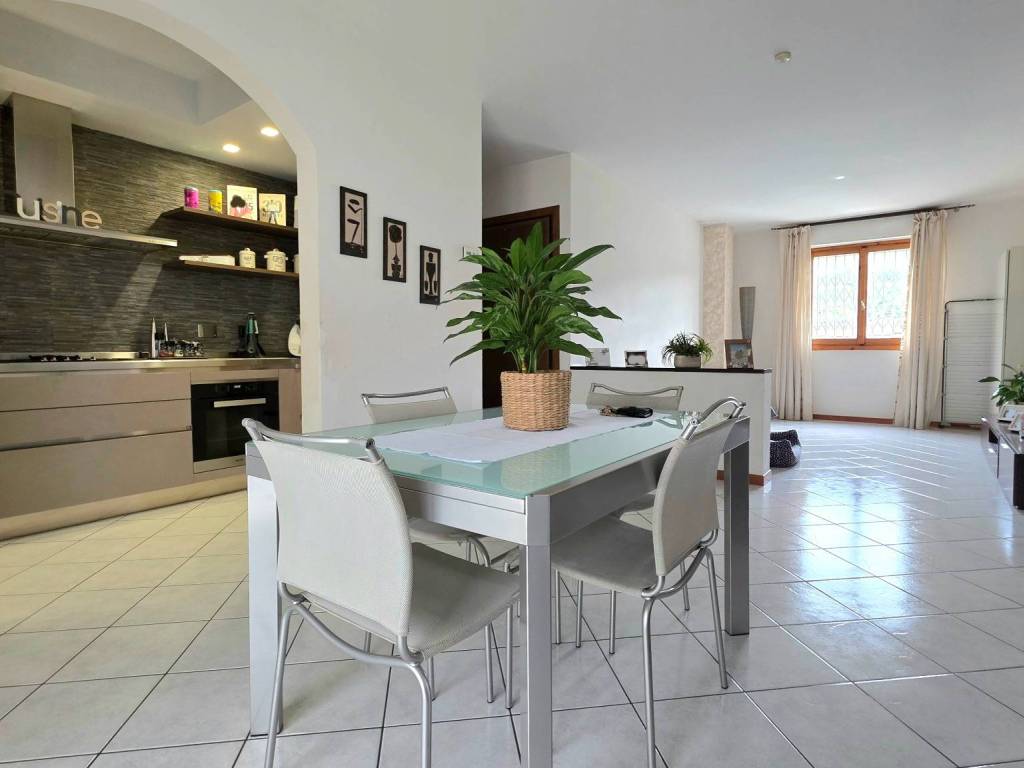 appartamento in vendita a Calenzano in zona Carraia