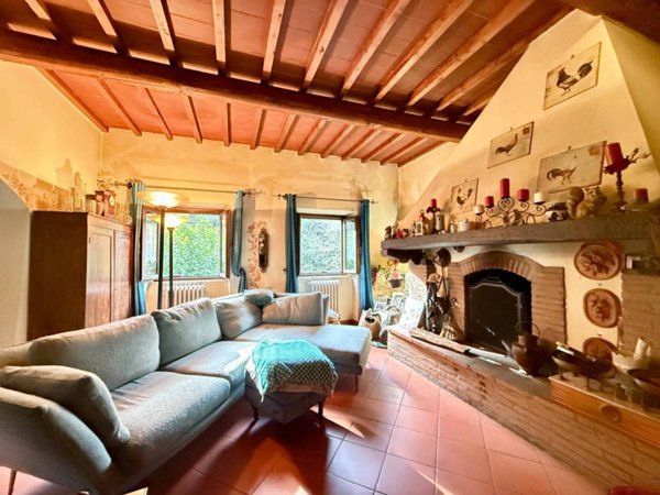 casa indipendente in vendita a Calenzano