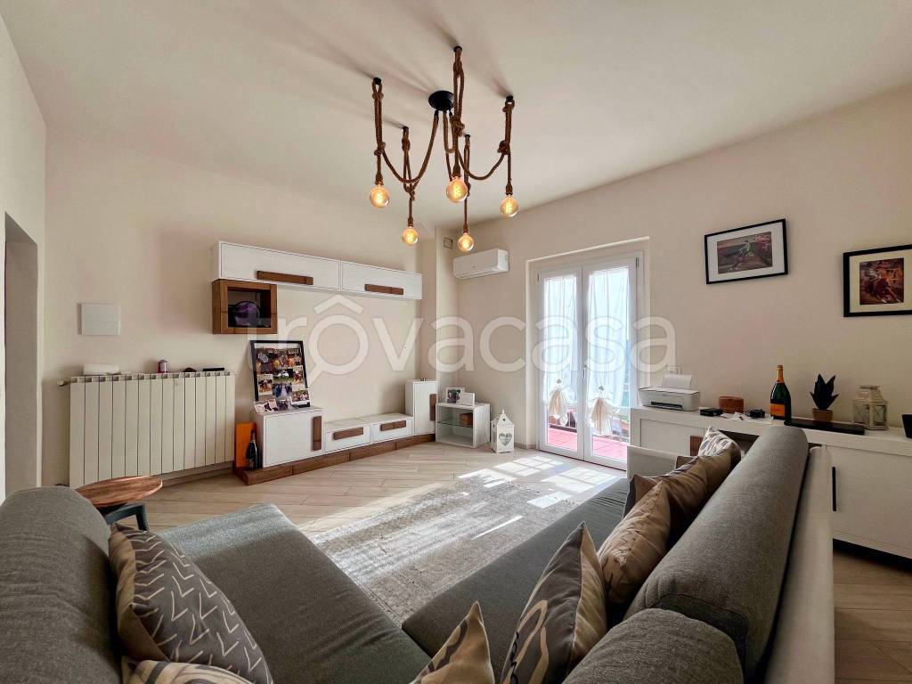 casa indipendente in vendita a Calenzano in zona Carraia