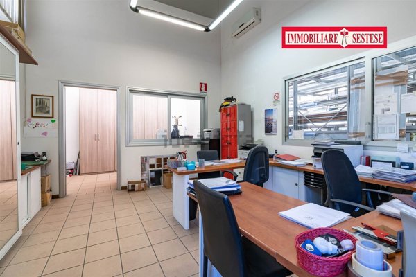 capannone in vendita a Calenzano