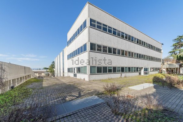 capannone in vendita a Calenzano