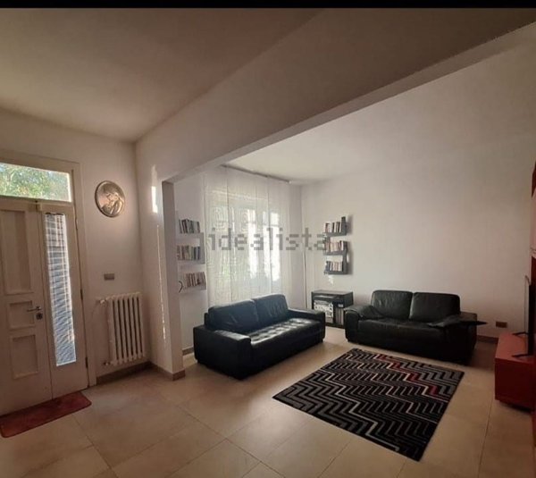 casa indipendente in vendita a Calenzano