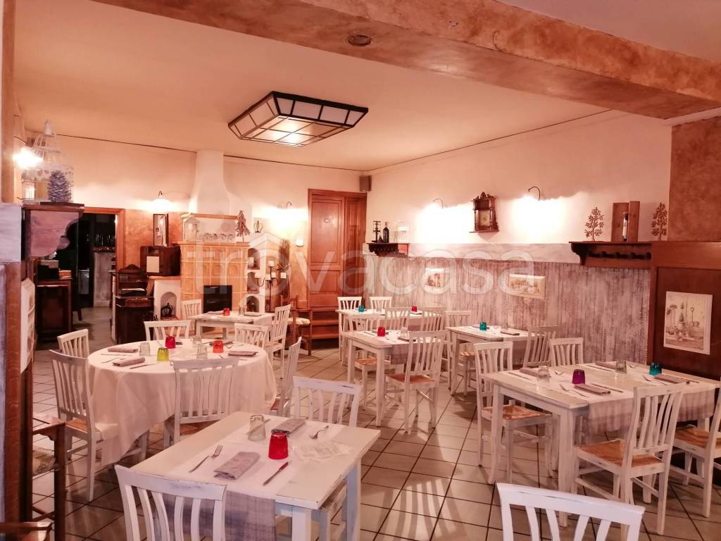 negozio in vendita a Calenzano in zona Croci di Calenzano