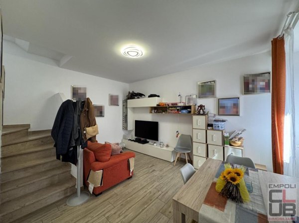 casa indipendente in vendita a Calenzano