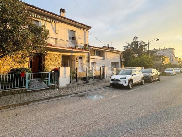 casa indipendente in vendita a Calenzano