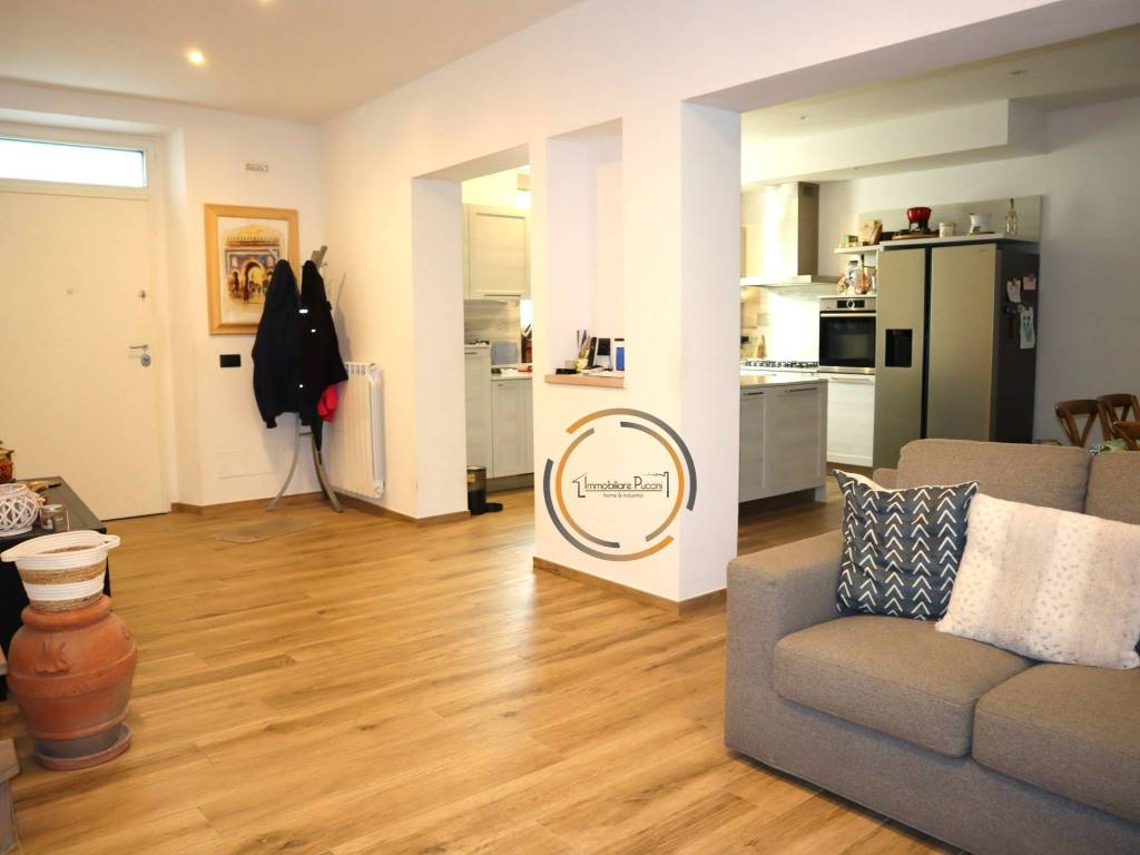 casa indipendente in vendita a Calenzano in zona Ponte alla Marina