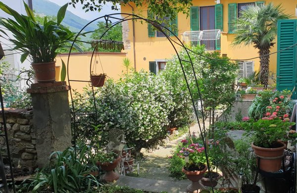 casa indipendente in vendita a Calenzano in zona La Chiusa