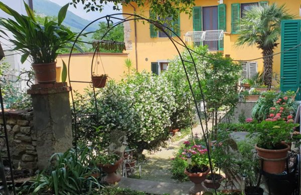 casa indipendente in vendita a Calenzano in zona La Chiusa