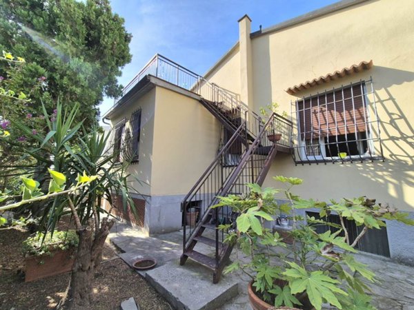 casa indipendente in vendita a Calenzano in zona Settimello