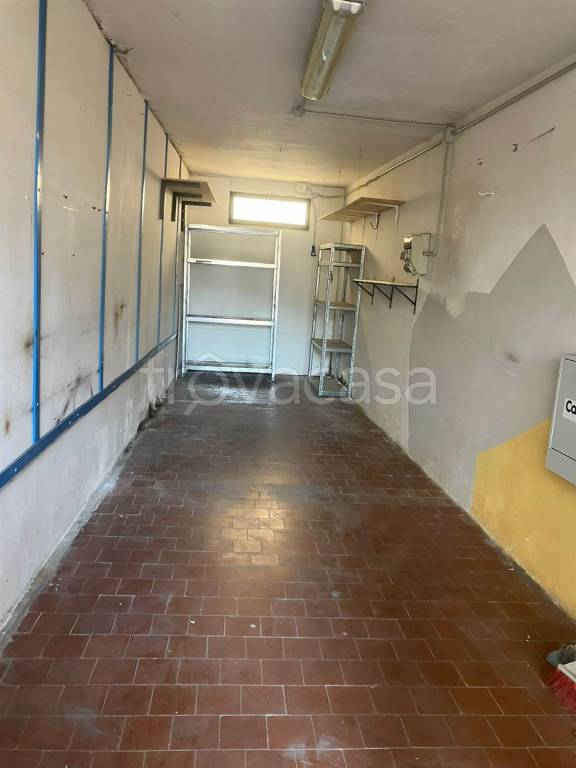 locale commerciale in vendita a Calenzano