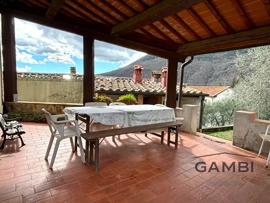 casa indipendente in vendita a Calenzano in zona Secciano