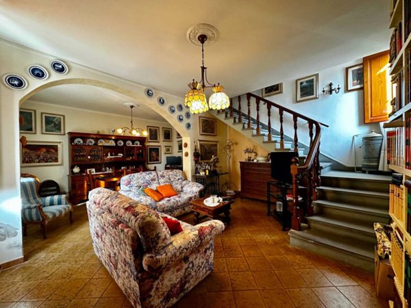 casa indipendente in vendita a Calenzano