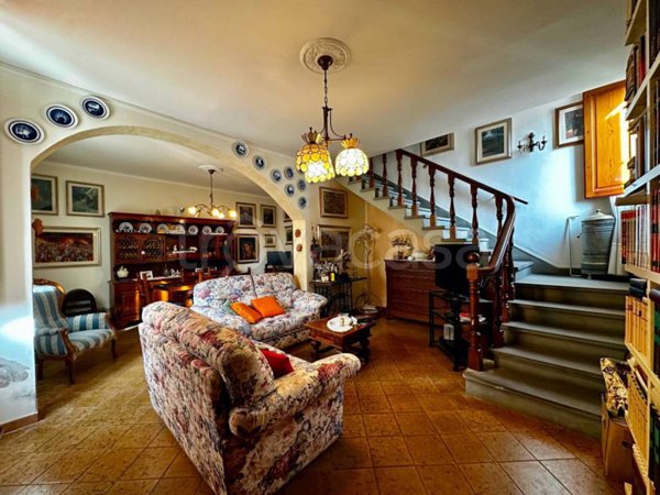 casa indipendente in vendita a Calenzano