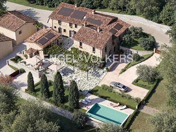 casa indipendente in vendita a Calenzano