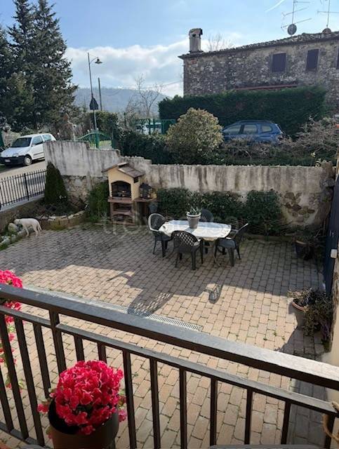 casa indipendente in vendita a Calenzano in zona Querciola