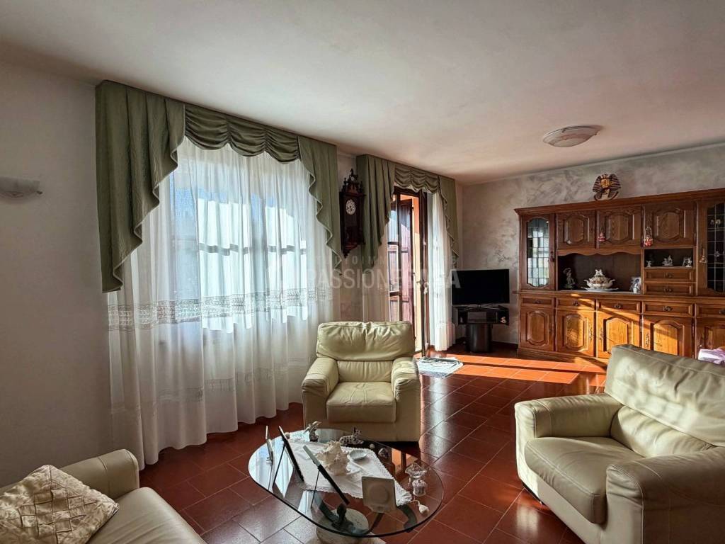 casa indipendente in vendita a Calenzano