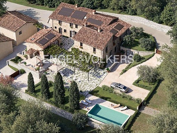 casa indipendente in vendita a Calenzano