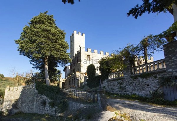 villa in vendita a Calenzano