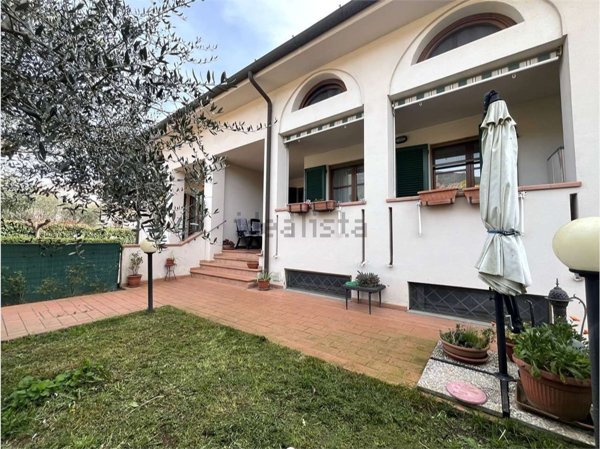casa indipendente in vendita a Calenzano in zona Carraia