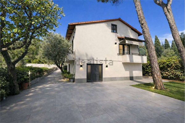 casa indipendente in vendita a Calenzano in zona Travalle