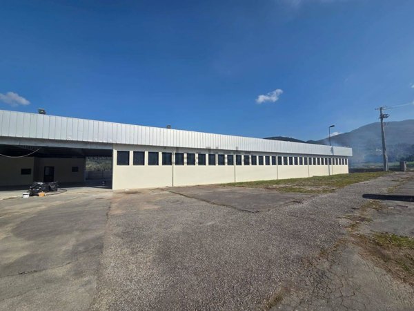 locale di sgombero in vendita a Calenzano in zona Settimello