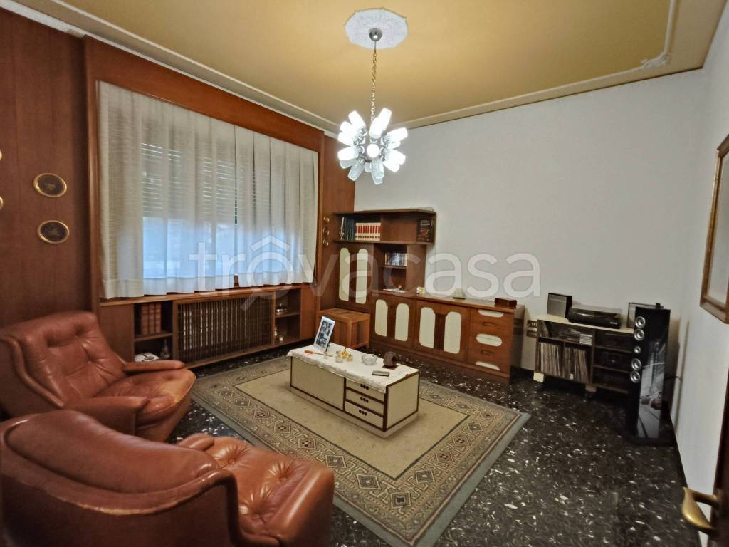 casa indipendente in vendita a Calenzano in zona Ponte alla Marina