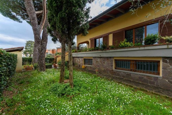 casa indipendente in vendita a Calenzano