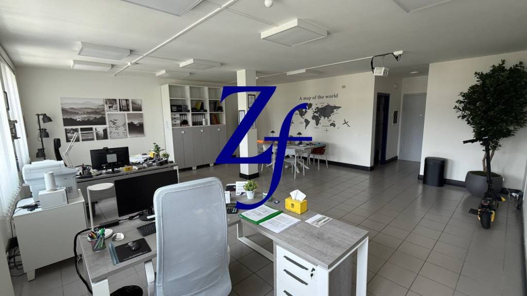 ufficio in vendita a Calenzano
