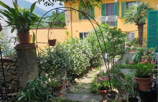 casa indipendente in vendita a Calenzano in zona La Chiusa