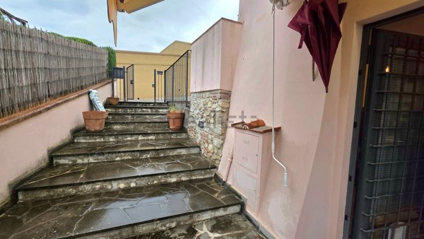 casa indipendente in vendita a Calenzano