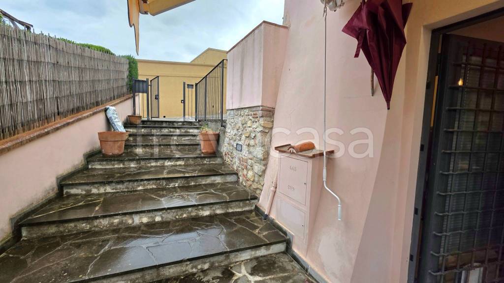 casa indipendente in vendita a Calenzano