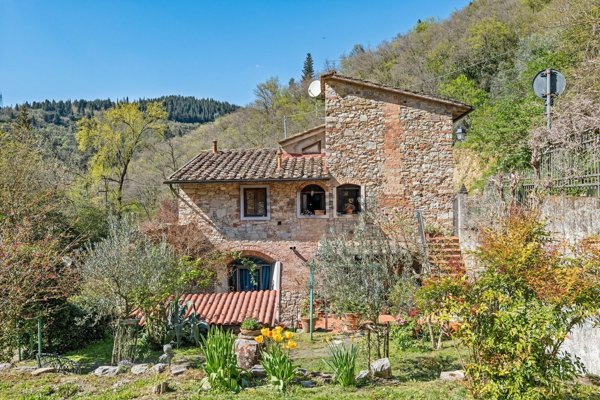 casale in vendita a Calenzano