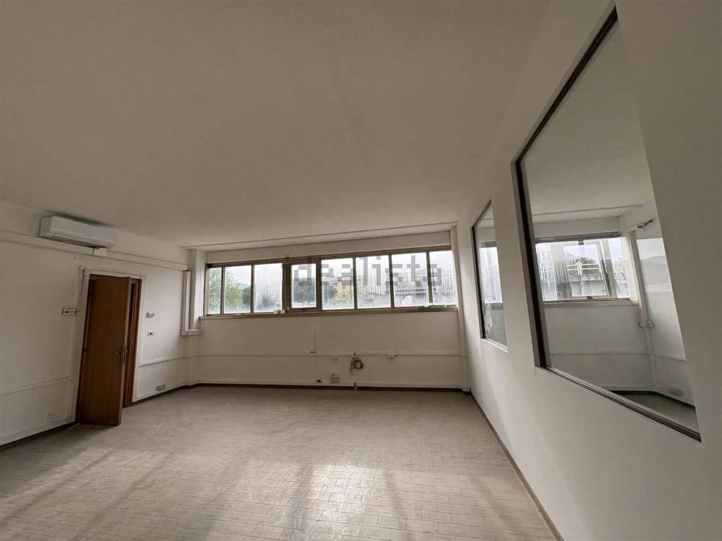 ufficio in vendita a Calenzano