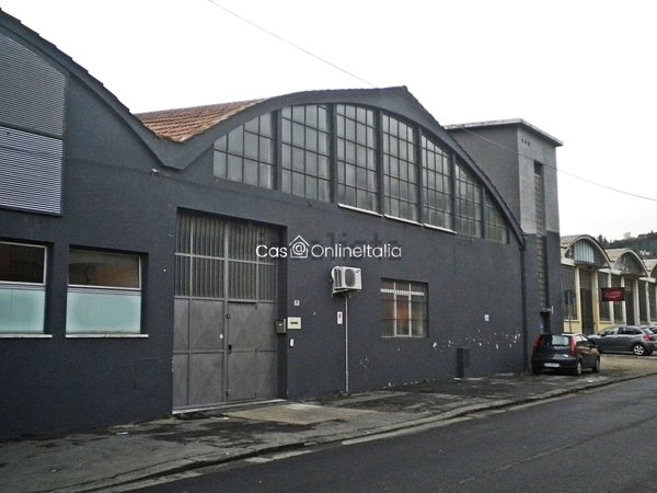 locale di sgombero in vendita a Calenzano