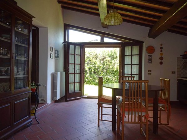 casa indipendente in vendita a Calenzano