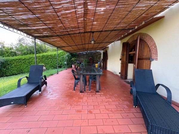 casa indipendente in vendita a Calenzano