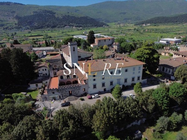casa indipendente in vendita a Calenzano