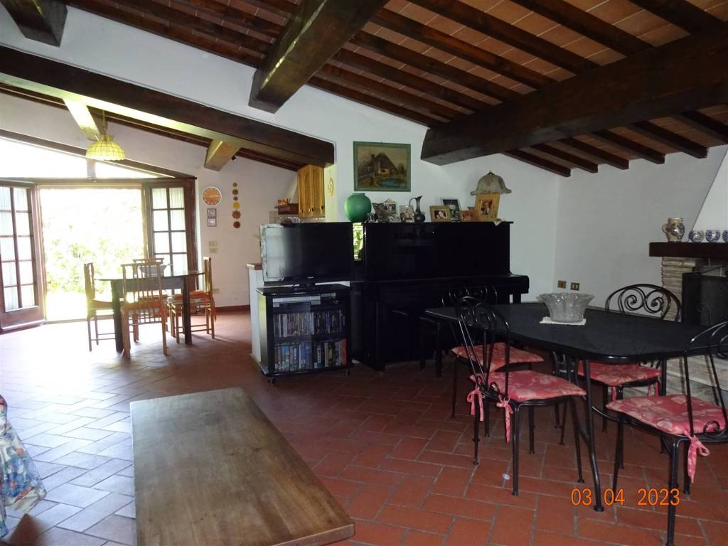 casa indipendente in vendita a Calenzano in zona San Pietro a Casaglia