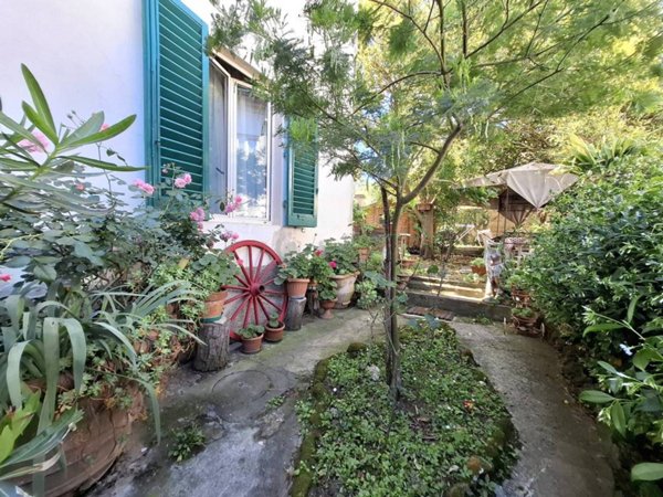casa indipendente in vendita a Calenzano in zona La Chiusa