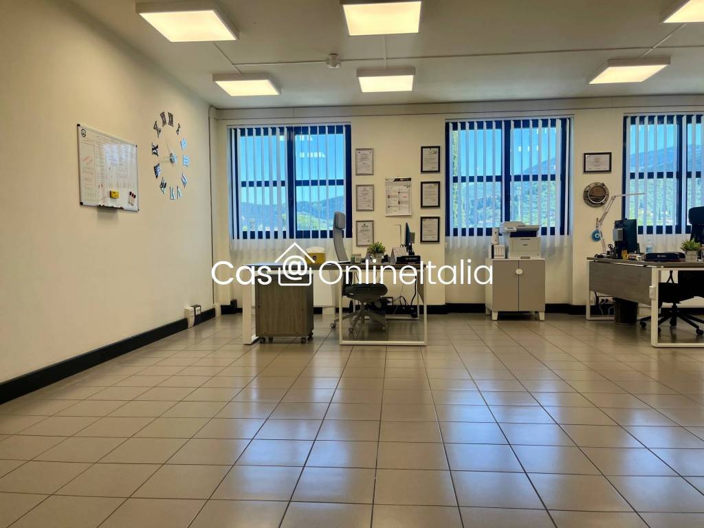 ufficio in vendita a Calenzano