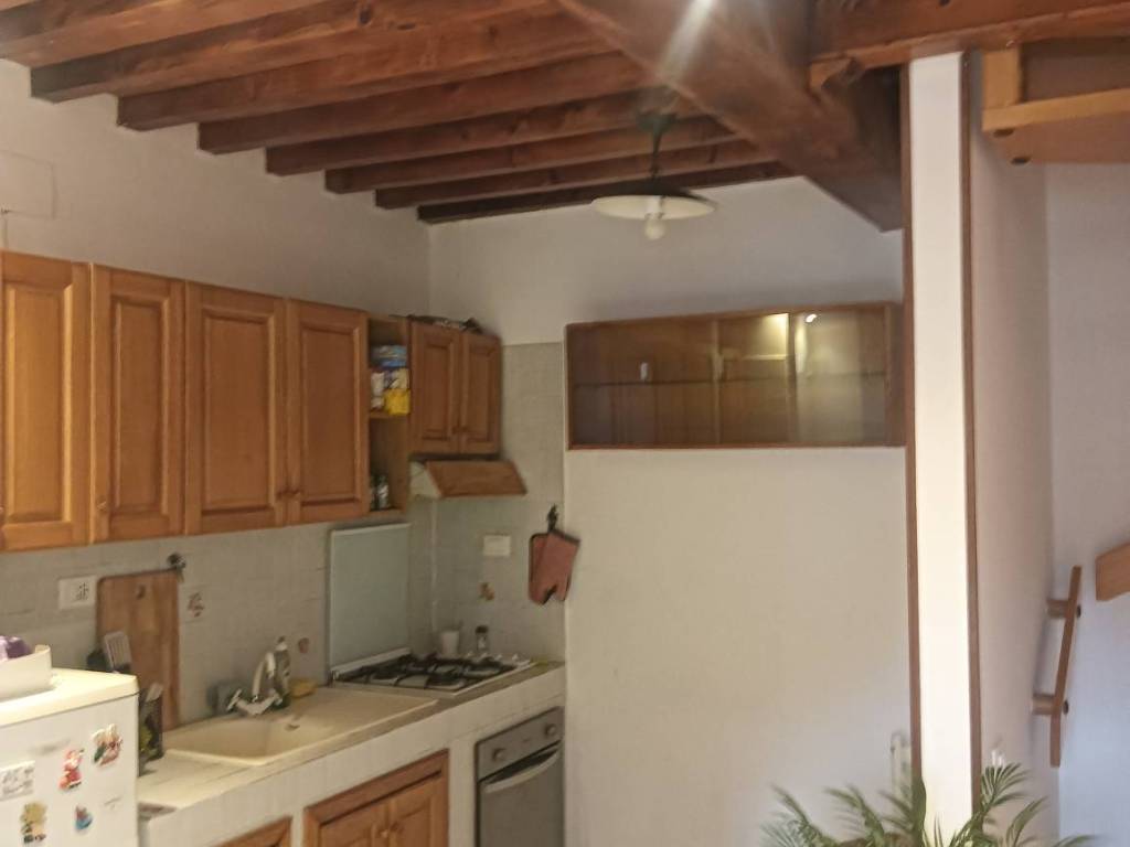 casa indipendente in vendita a Calenzano in zona Settimello