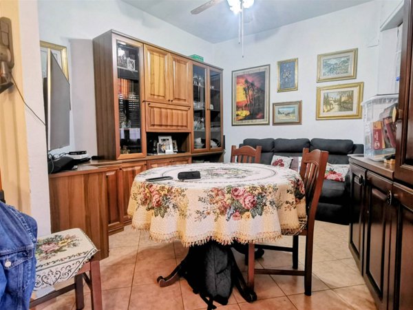 casa indipendente in vendita a Calenzano